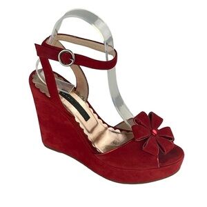 MARC JACOBS PEEP TOE FLOWER EMBELLISHED SUEDE WEDGE SANDAL HEELS